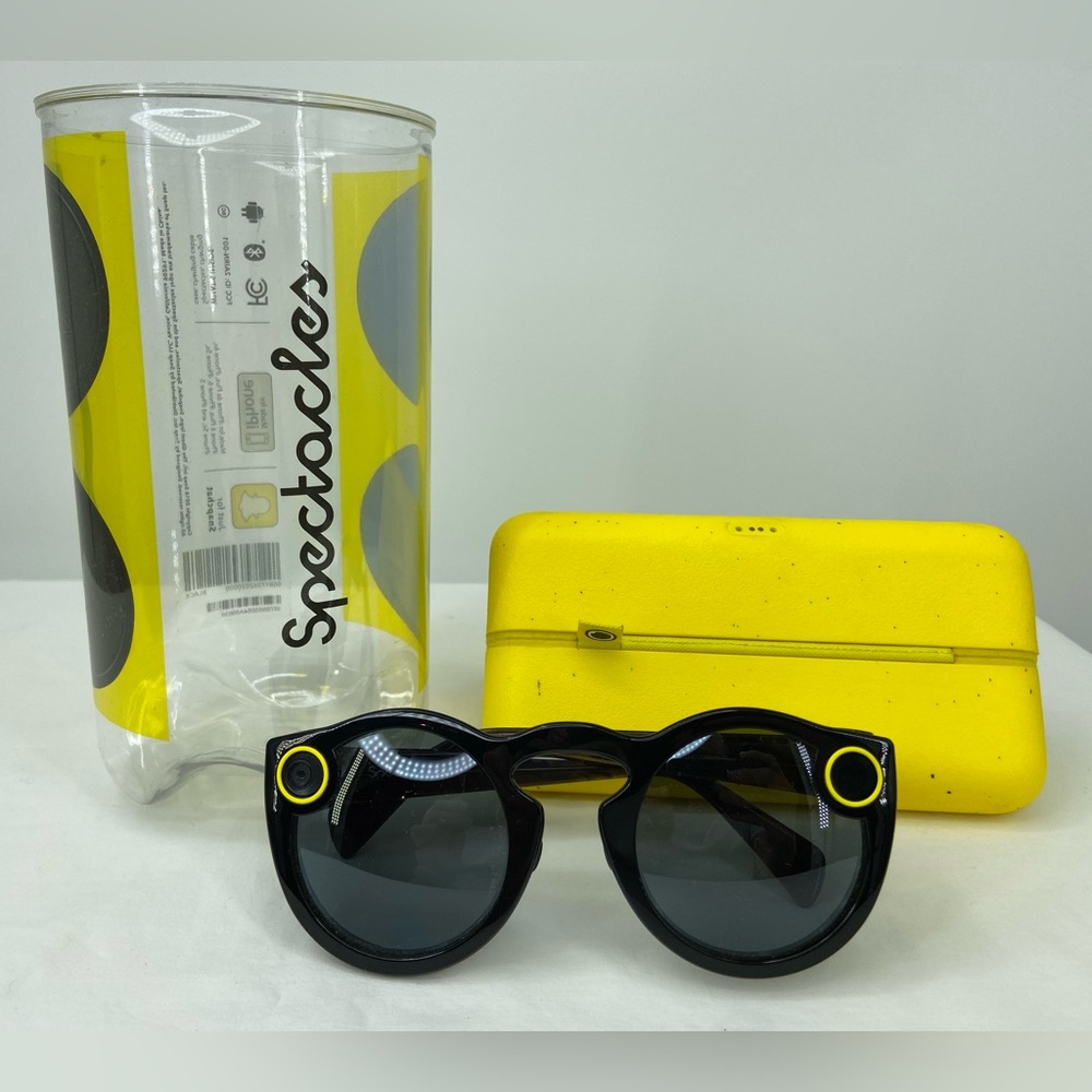 Snap Chat Spectacles 1st Generation Case + Charge… - image 1